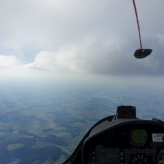 Flugwegposition um 14:37:04: Aufgenommen in der Nähe von Rottal-Inn, Deutschland in 2115 Meter
